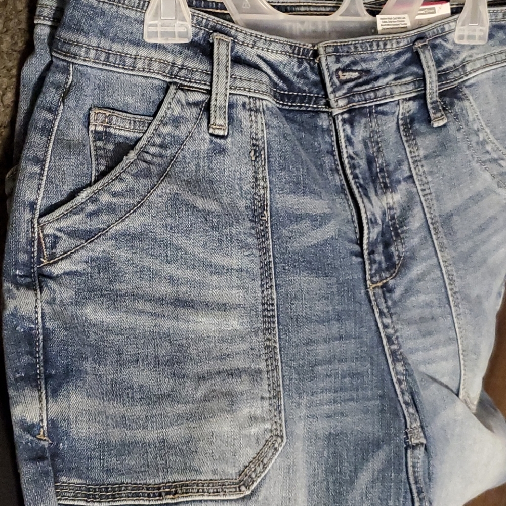 TIME AND TRU UTILITY SLIM HIGH-RISE JEANS ๐ - Picture 6 of 9